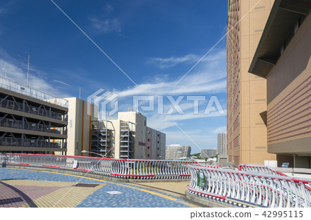 從Minami-Osawa Rondo人行橋看的城市風景 42995115