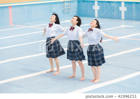 一個高中生 42996251