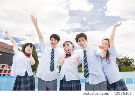 一個高中生 42996301