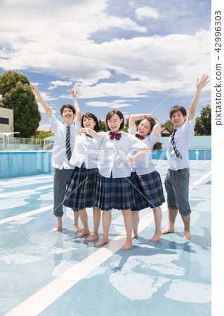 A high school student 42996303