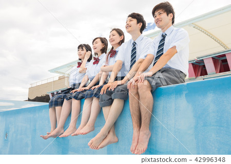 一個高中生 42996348