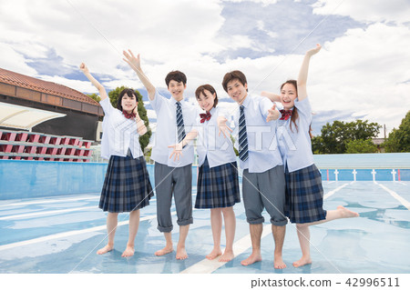 A high school student 42996511