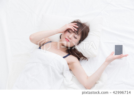 睡覺·女人 42996714