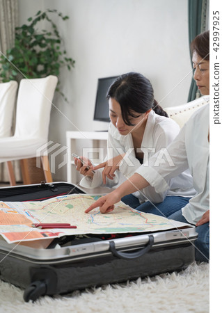 Travel Preparation Parents and Children 42997925