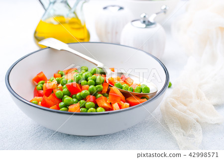 vegetables vegetables 42998571