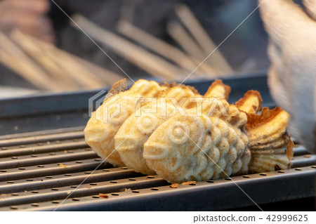 Street Korean Food Fish-shaped Bungeoppang 42999625