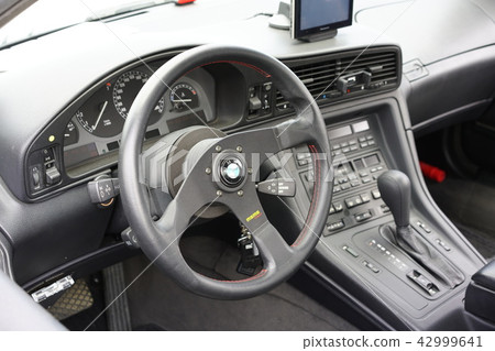 BMW Flagship Model 850 Ci (E31) V12 Luxury Coupe Hard Top Retractable 42999641