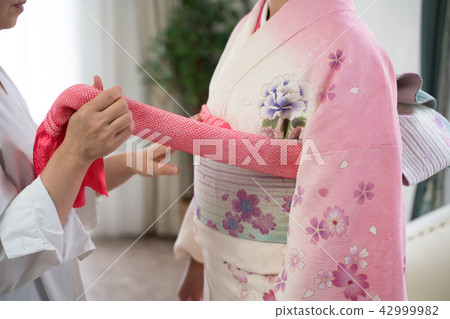 Kimono, dressing, flying Kimono, dressing, flying 42999982