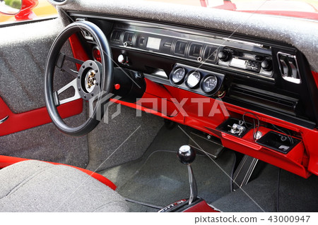 American car symbol Buick Riviera large displacement monster, drag race, gasoline gab drinking 7400 cc American car symbol Buick Riviera large displacement monster, drag race, gasoline gab drinking 7400 cc 43000947