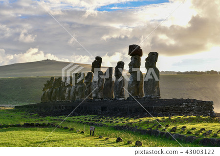 Moai Easter Island Ah-Tongariki Asahi dawn ahu tongariki 43003122