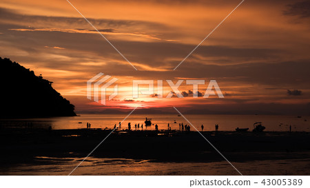 Sunset at Loh Dalum Bay, Krabi, Thailand. Sunset at Loh Dalum Bay, Krabi, Thailand. 43005389