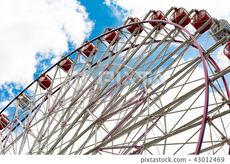 Ferris wheel  43012469
