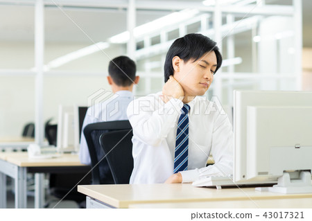 Businessman         Businessman         43017321