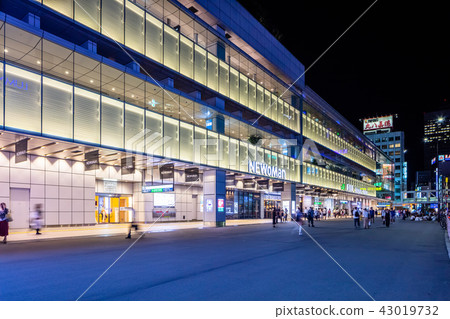 Tokyo Shinjuku Station South Exit Nearby 43019732