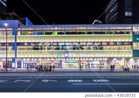 東京新宿站南口附近 43019735
