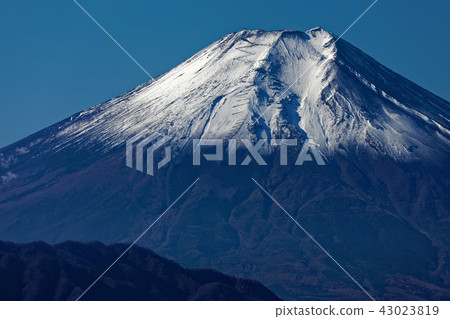 從小木市·葉山山頂想要的雪冠的富士山 從小木市·葉山山頂想要的雪冠的富士山 43023819