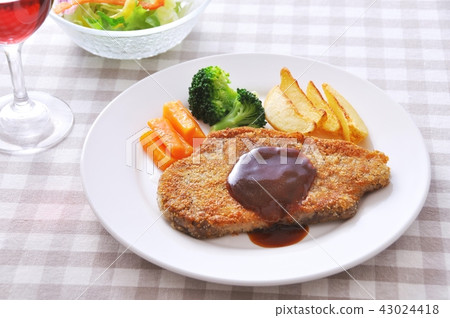 豬排(國產豬肉130克) 豬排(國產豬肉130克) 43024418