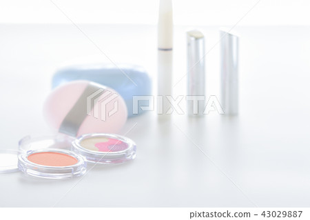 Basic cosmetic image Basic cosmetic image 43029887