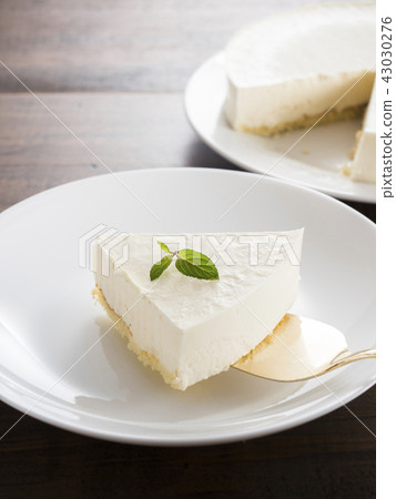 Rare cheese cake 43030276
