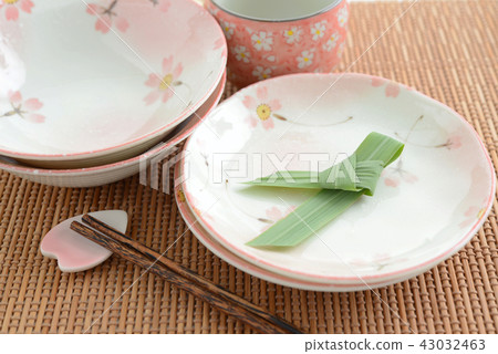 Japanese style food table image 43032463