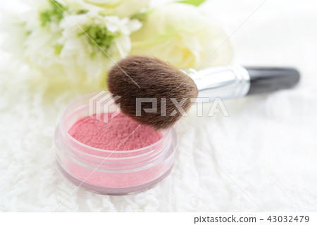 Cosmetic image Cosmetic image 43032479