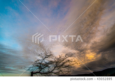 西巒大山 43032895