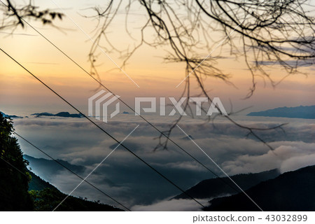 西巒大山 43032899