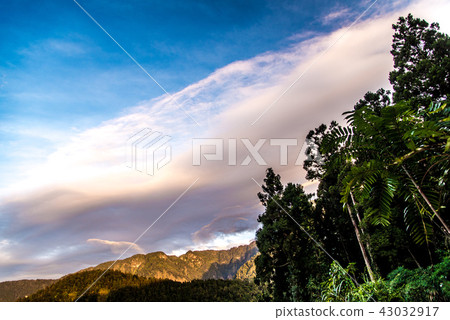 西巒大山 43032917