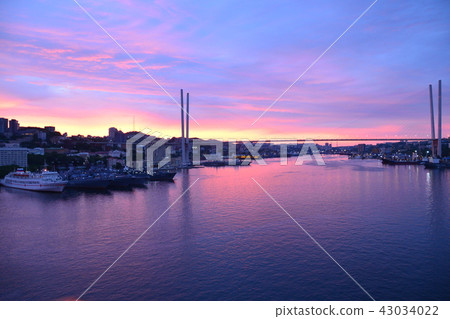Dawn of Golden Horn Bay Dawn of Golden Horn Bay 43034022
