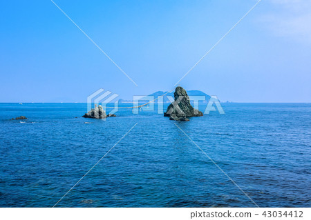 Bishago rock and Takashima 43034412