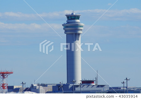 Control tower at Haneda Airport　 43035914