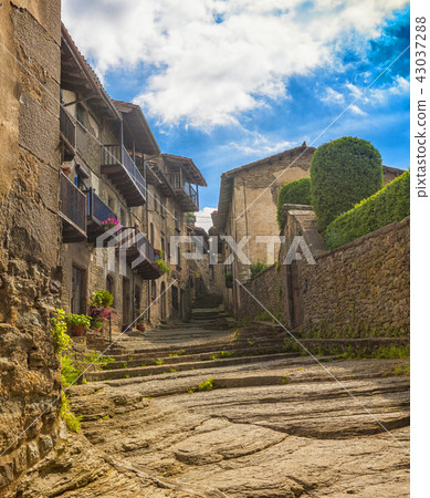 Beautiful view of scenic narrow alley 43037288