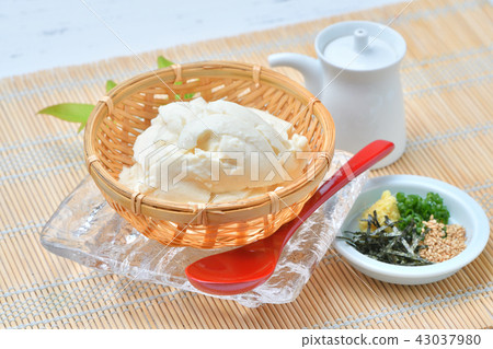 夏天粘豆腐,豆腐,竹豆腐,冷豆腐,冷豆腐,形象。 夏天粘豆腐,豆腐,竹豆腐,冷豆腐,冷豆腐,形象。 43037980