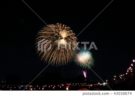 Fireworks 43038674