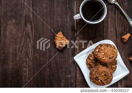 chocolate chip cookies chocolate chip cookies 43039227