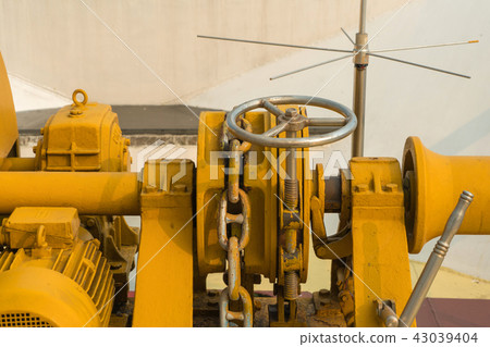 Pipes and faucet valves of gas heating system 43039404