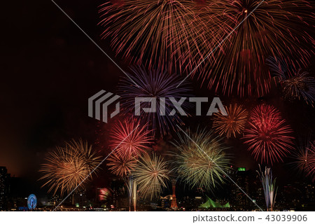 Minato Kobe Maritime Firework Display 43039906