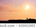海邊日落和兩個剪影 43041005