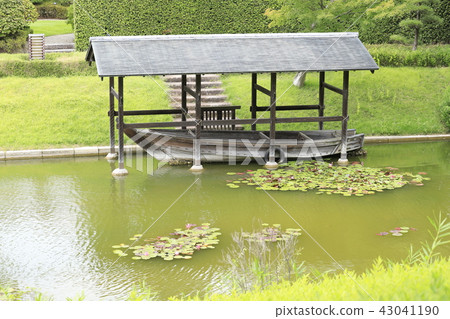 Koshigaya Noh劇院和日本花園Hanedaen船在蓮花池 Koshigaya Noh劇院和日本花園Hanedaen船在蓮花池 43041190