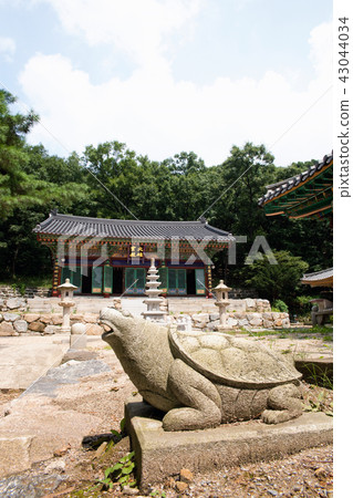 Yongam Temple, Paju City, Gyeonggi Province Yongam Temple, Paju City, Gyeonggi Province 43044034