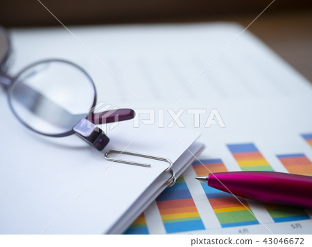 Business image · Graph · Glasses · Documents · Women Business image · Graph · Glasses · Documents · Women 43046672