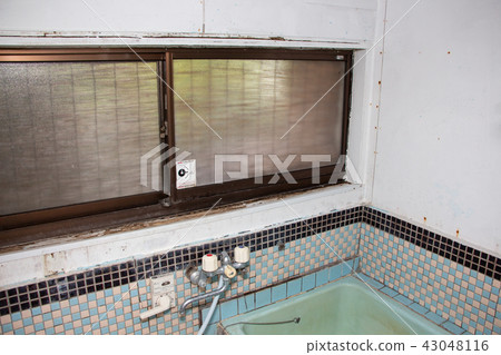 Old house bathroom Termite bathhouse old houses house 43048116