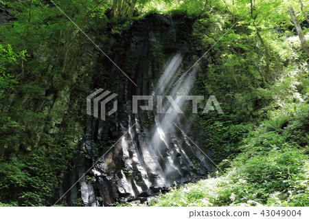 Sukkanizawa Yuhi no Taki Pillar-like joint seen at the end point of the walkway and underwater waterfall 43049004
