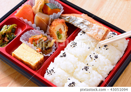 午餐盒的美味鮭魚的窗簾 43051094