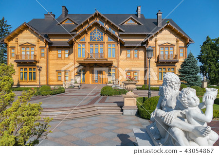 CHICKEN WOODEN HOUSE WITH THREE BALCONIES AND VIEW CHICKEN WOODEN HOUSE WITH THREE BALCONIES AND VIEW 43054867