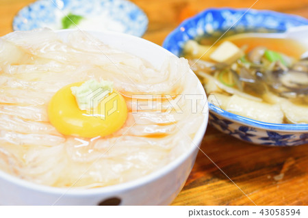 在平的醃製的米飯 在平的醃製的米飯 43058594