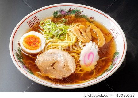 Soy sauce ramen 43059538