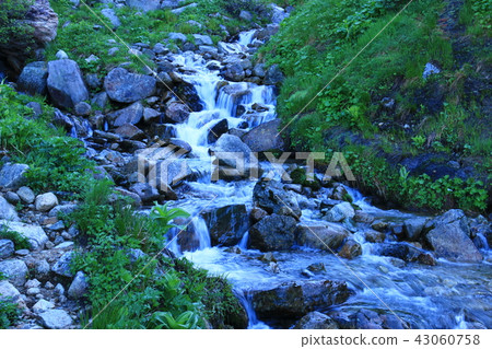 北阿爾卑斯山Unzenhei黑部河的起源風景 北阿爾卑斯山Unzenhei黑部河的起源風景 43060758