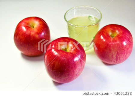 Apple Apple 43061228