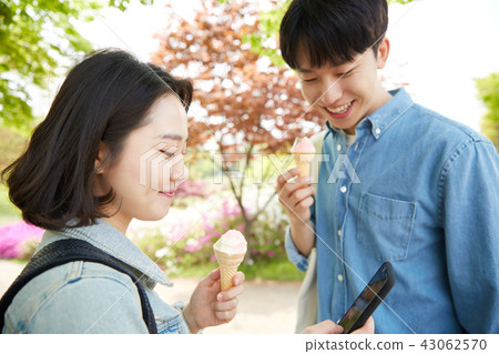 戀人,朋友,公園,麗水市 戀人,朋友,公園,麗水市 43062570